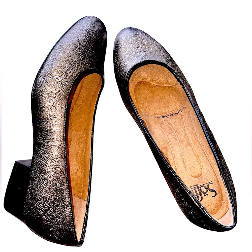 Sofft Black and Tan Flats